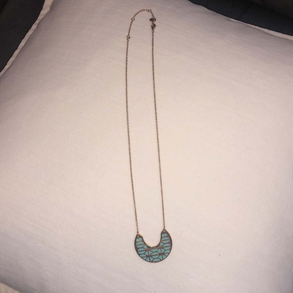 Stella and Dot gold necklace - Picture 2 of 7